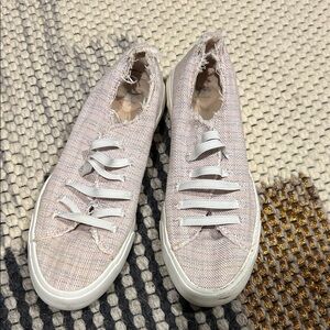 Rocket Dog Light Pink Frayed Sneakers